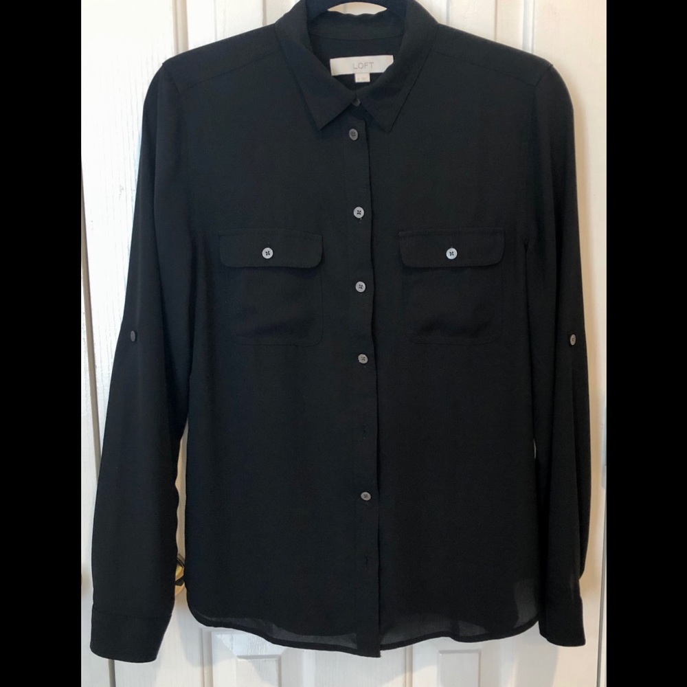 EUC Black 2 Pocket Button blouse w/tab roll sleeve